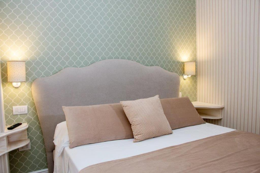 Florita Napoli Hotell Exteriör bild