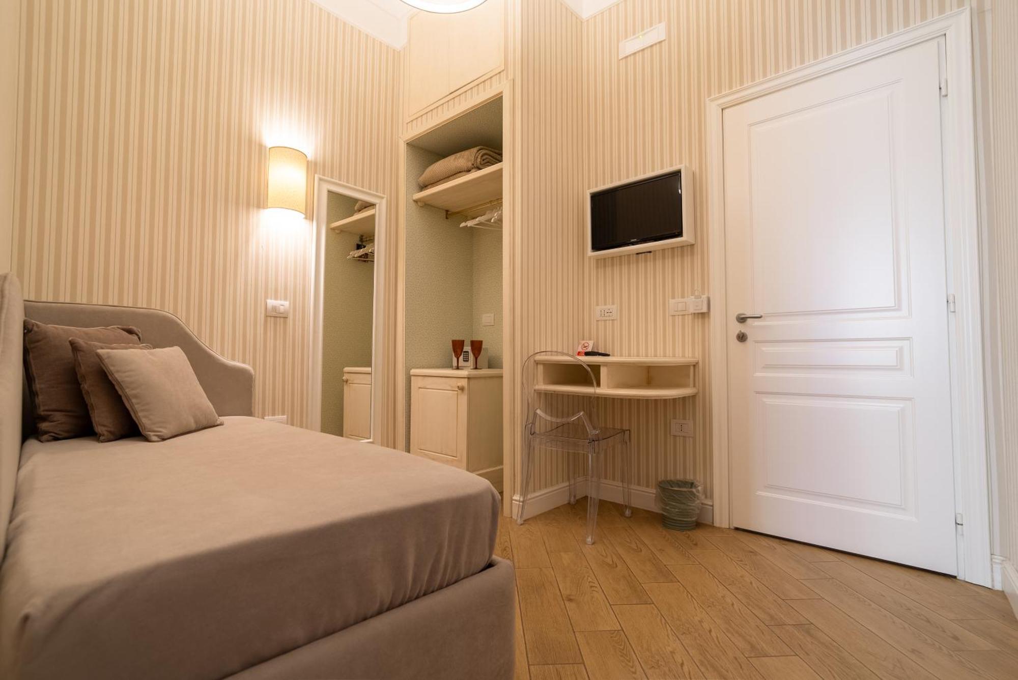 Florita Napoli Hotell Exteriör bild