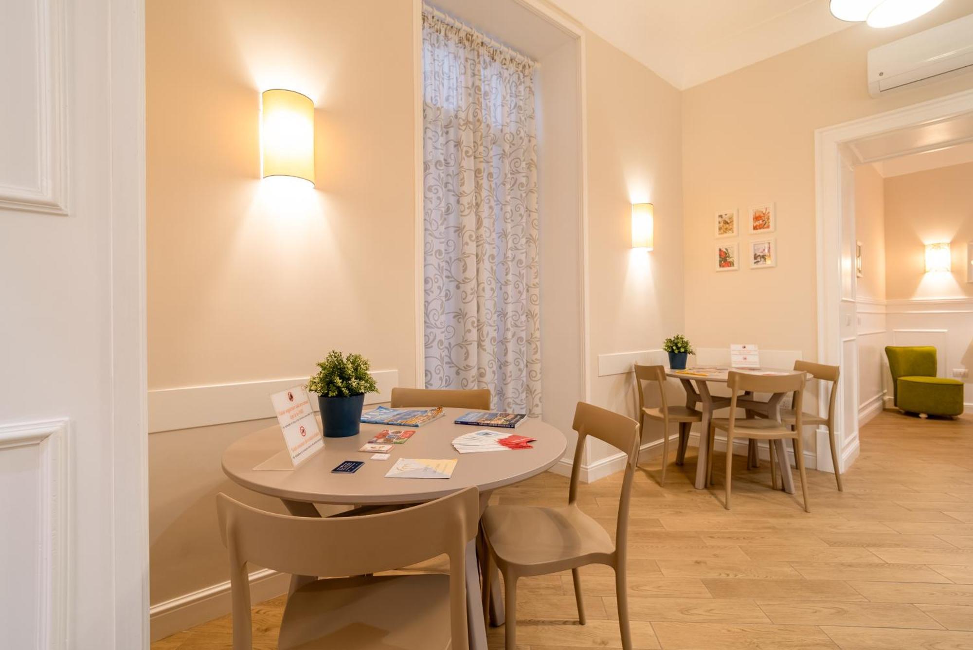 Florita Napoli Hotell Exteriör bild